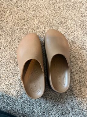 CROCS Slip-On Clog Mules in color Sepia